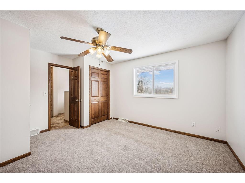 7050 Pioneer Trail Greenfield MN 55357 6823538 image26