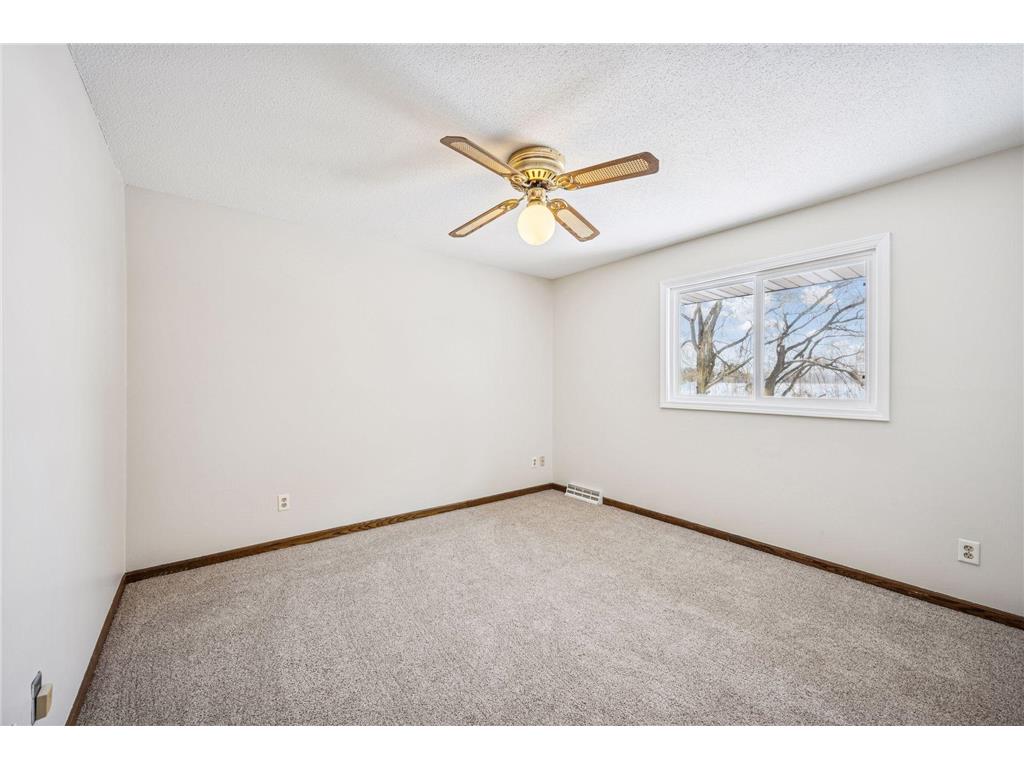 7050 Pioneer Trail Greenfield MN 55357 6823538 image30