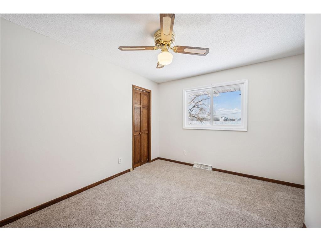 7050 Pioneer Trail Greenfield MN 55357 6823538 image32