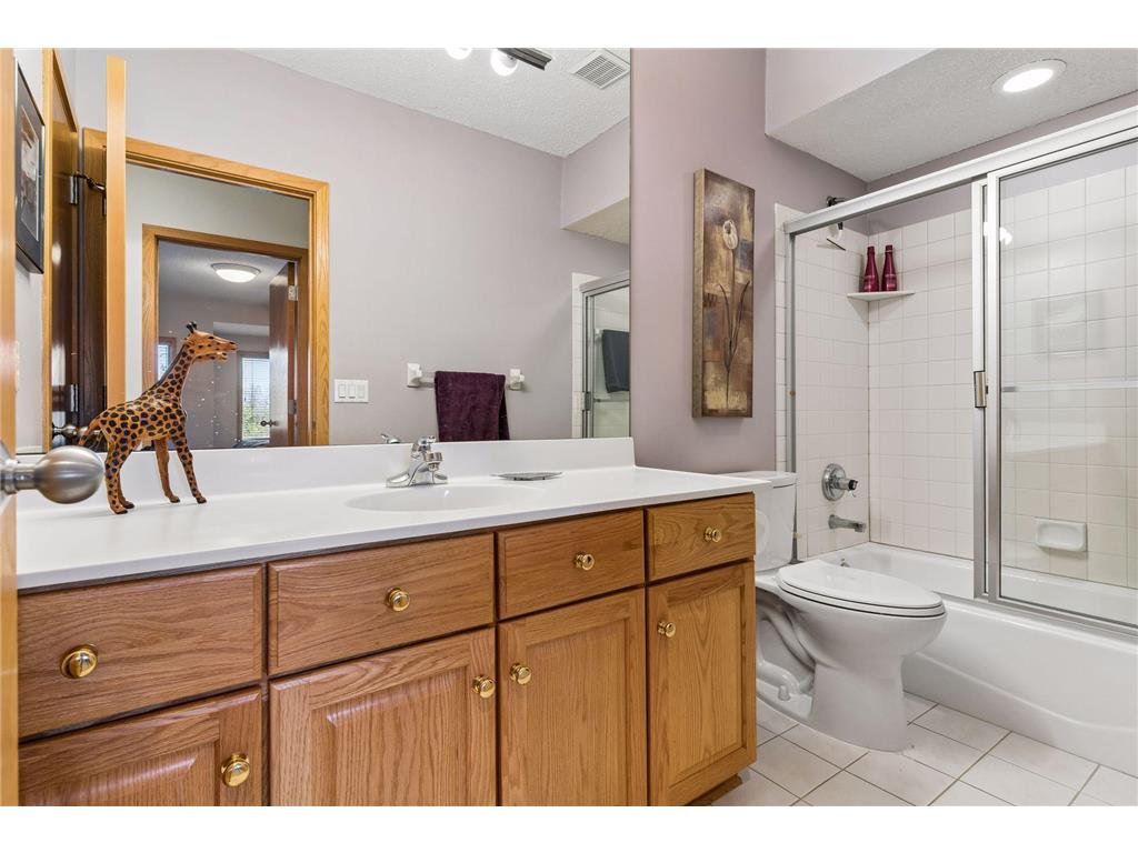 7052 Crowne Oak Road Eden Prairie MN 55344 7057166 image52