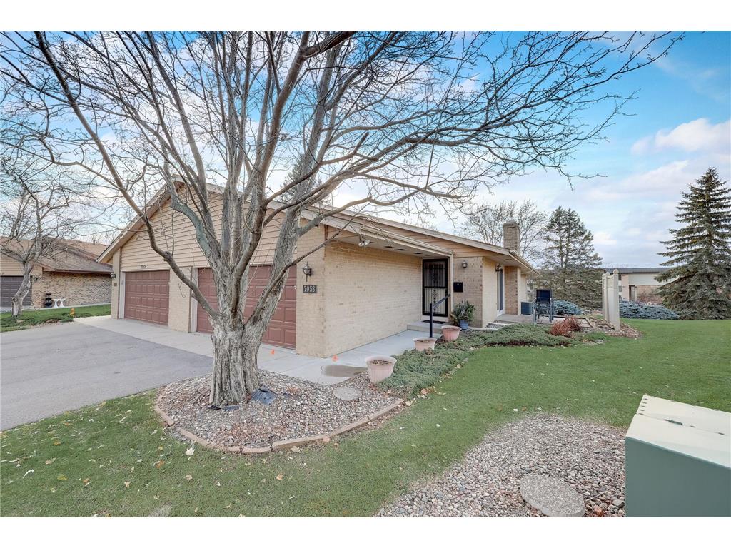 7053 Robinwood Trail Woodbury MN 55125 6466901 image1
