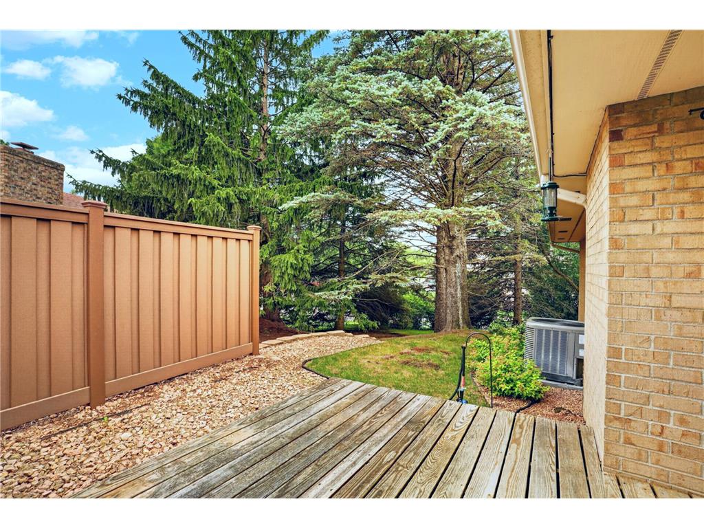 7055 Robinwood Trail Woodbury MN 55125 7089040 image10