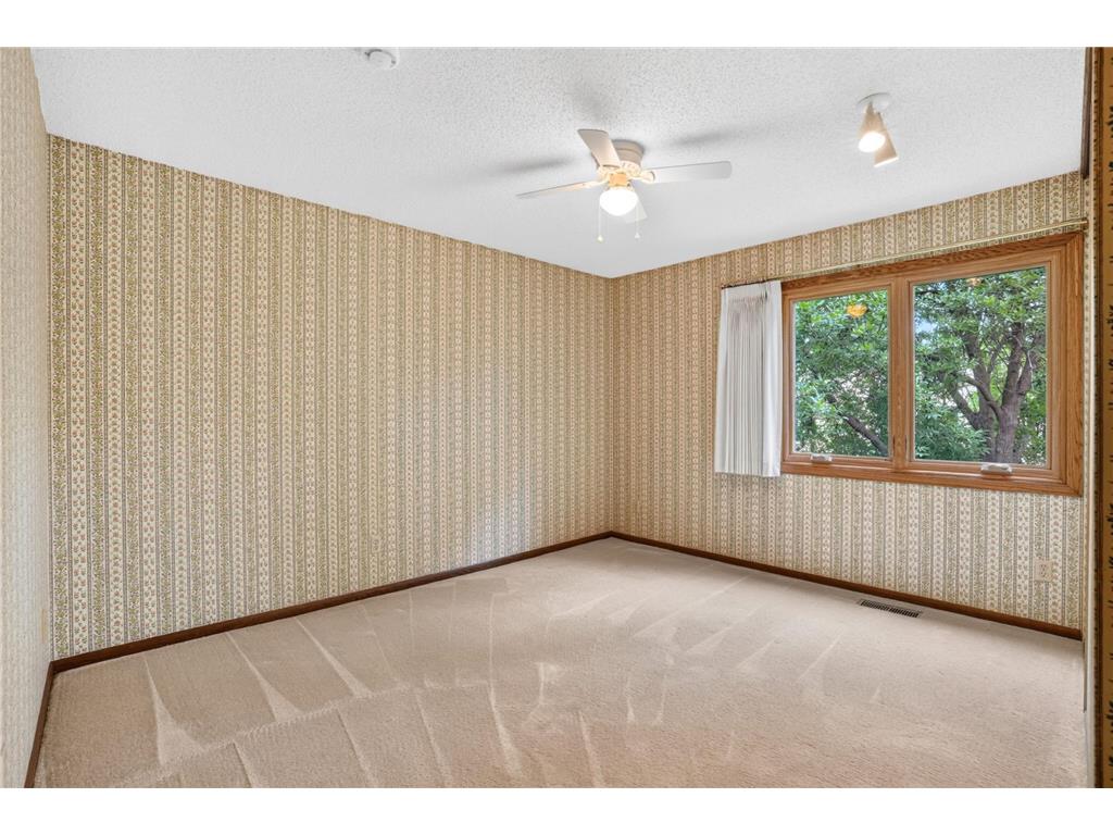7055 Robinwood Trail Woodbury MN 55125 7089040 image12