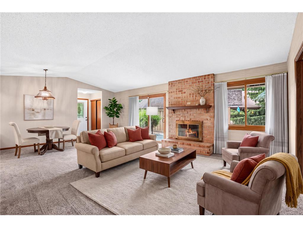 7055 Robinwood Trail Woodbury MN 55125 7089040 image2