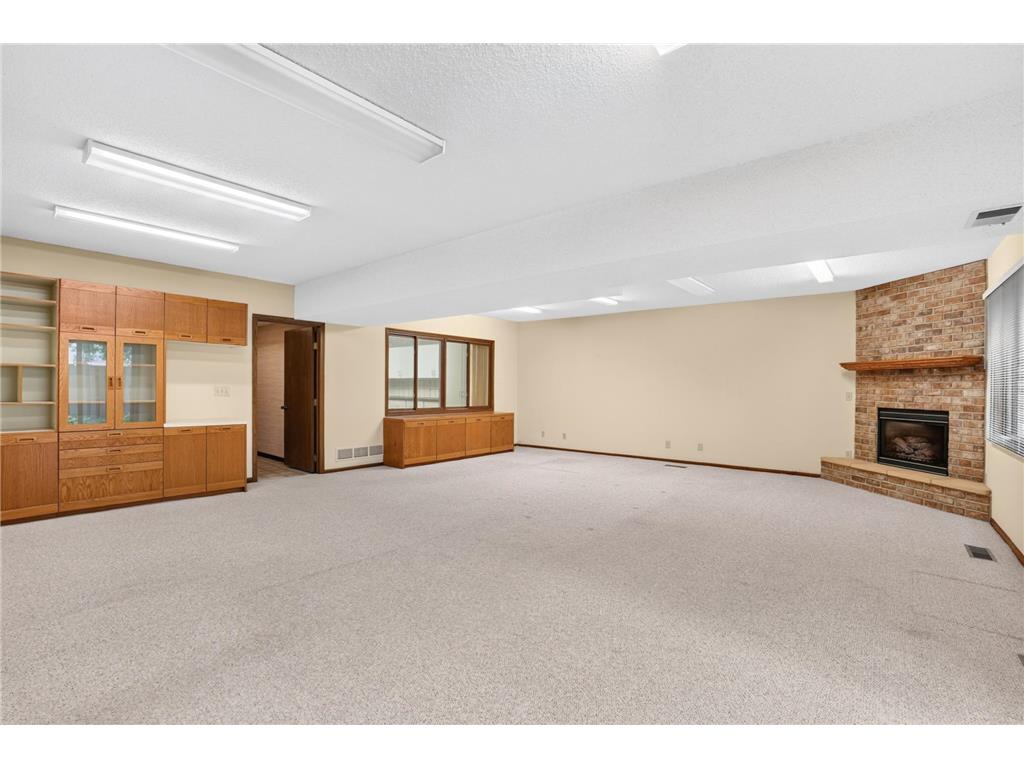7055 Robinwood Trail Woodbury MN 55125 7089040 image24