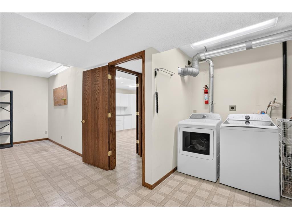 7055 Robinwood Trail Woodbury MN 55125 7089040 image25