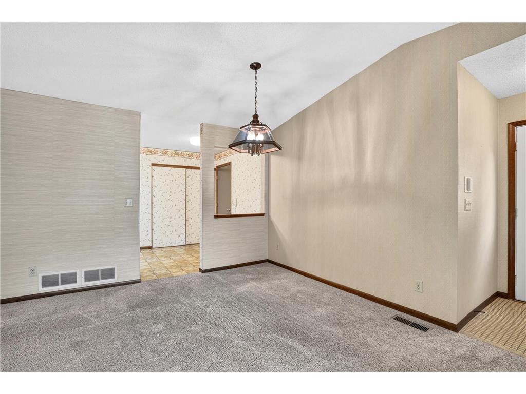 7055 Robinwood Trail Woodbury MN 55125 7089040 image3