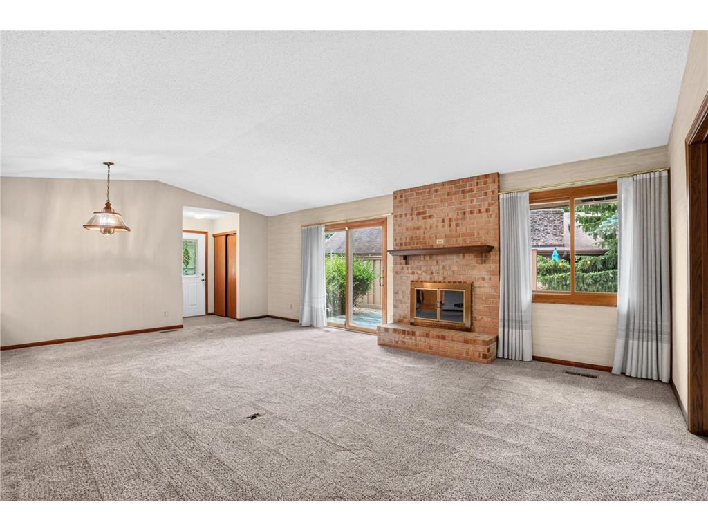 7055 Robinwood Trail Woodbury MN 55125 7089040 image4