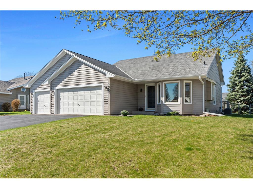 7055 Upper 157th Street W Apple Valley MN 55124 7059819 image1