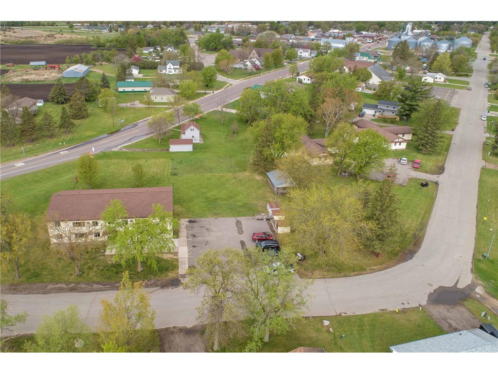 706 708 710 Holden Ave. Henning MN 56551 7074045 image10