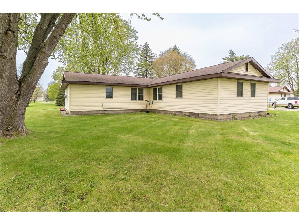706 708 710 Holden Ave. Henning MN 56551 7074045 image16