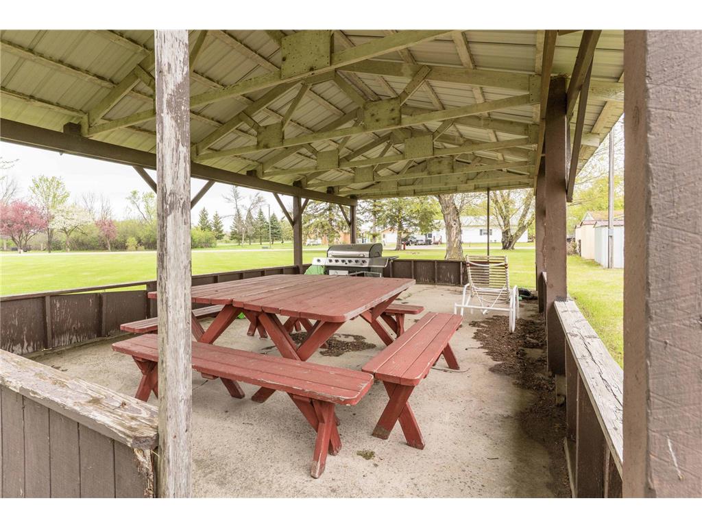 706 708 710 Holden Ave. Henning MN 56551 7074045 image18