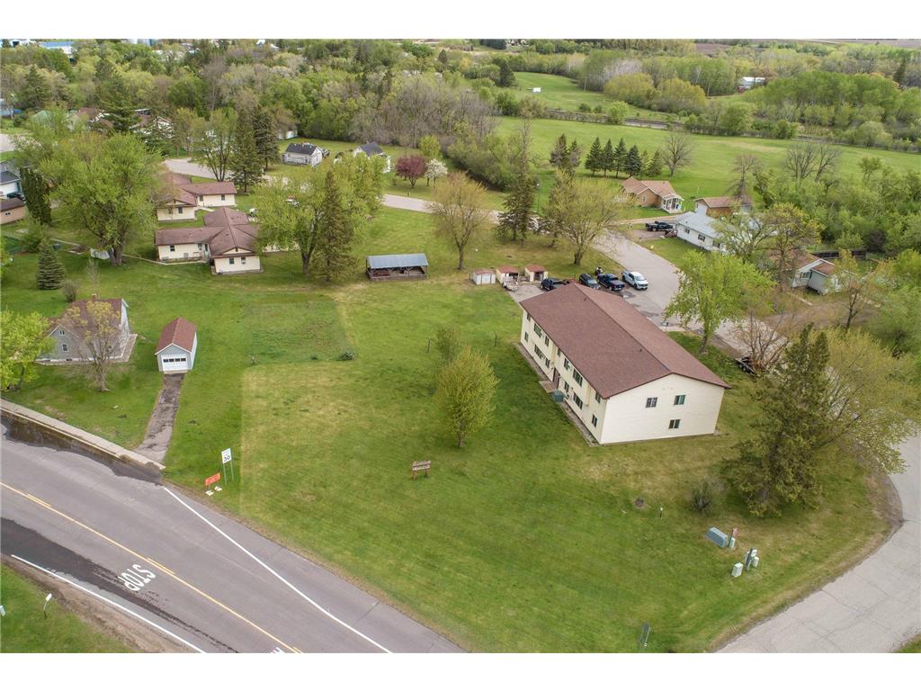 706 708 710 Holden Ave. Henning MN 56551 7074045 image2