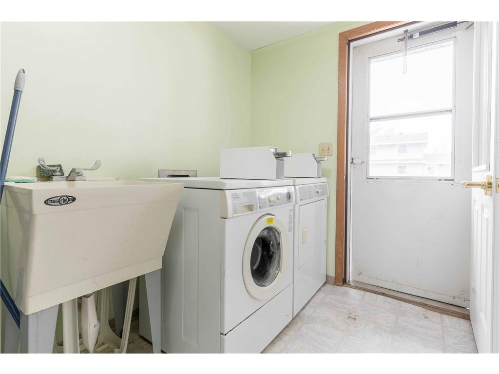 706 708 710 Holden Ave. Henning MN 56551 7074045 image39