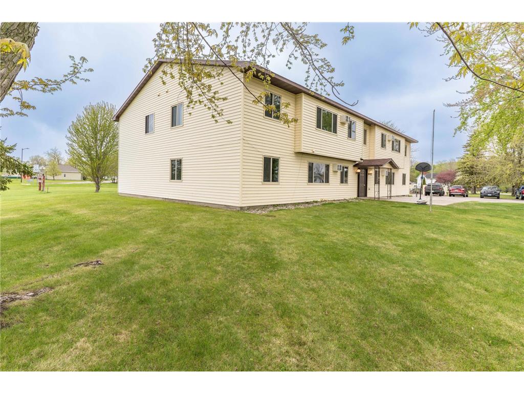 706 708 710 Holden Ave. Henning MN 56551 7074045 image5