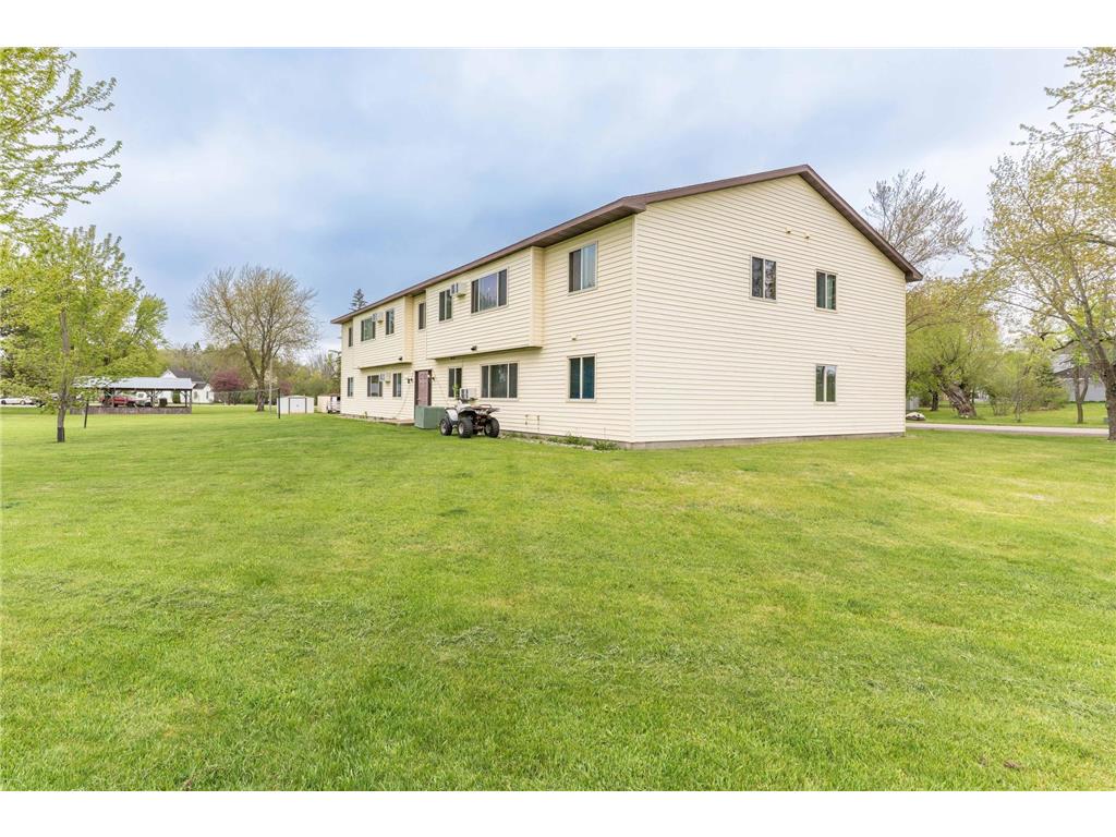 706 708 710 Holden Ave. Henning MN 56551 7074045 image6