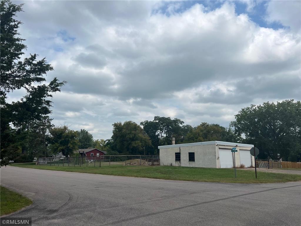 706 9th Street N Princeton MN 55371 6428518 image1