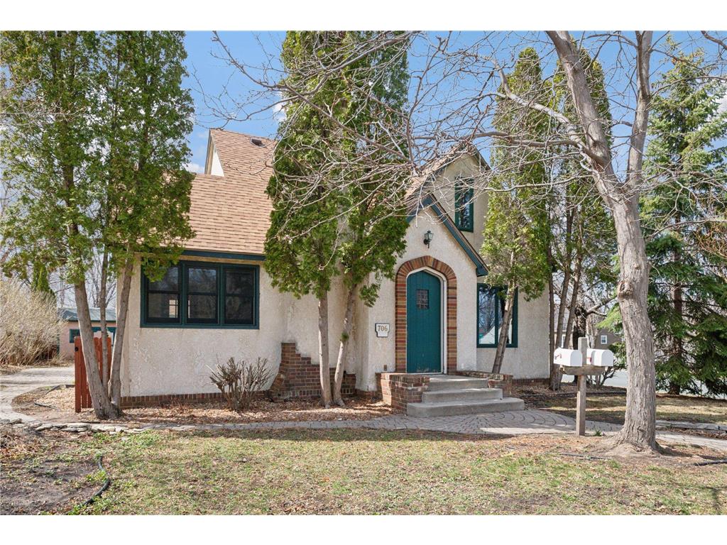 706 Holmes Street S Shakopee MN 55379 6490059 image1