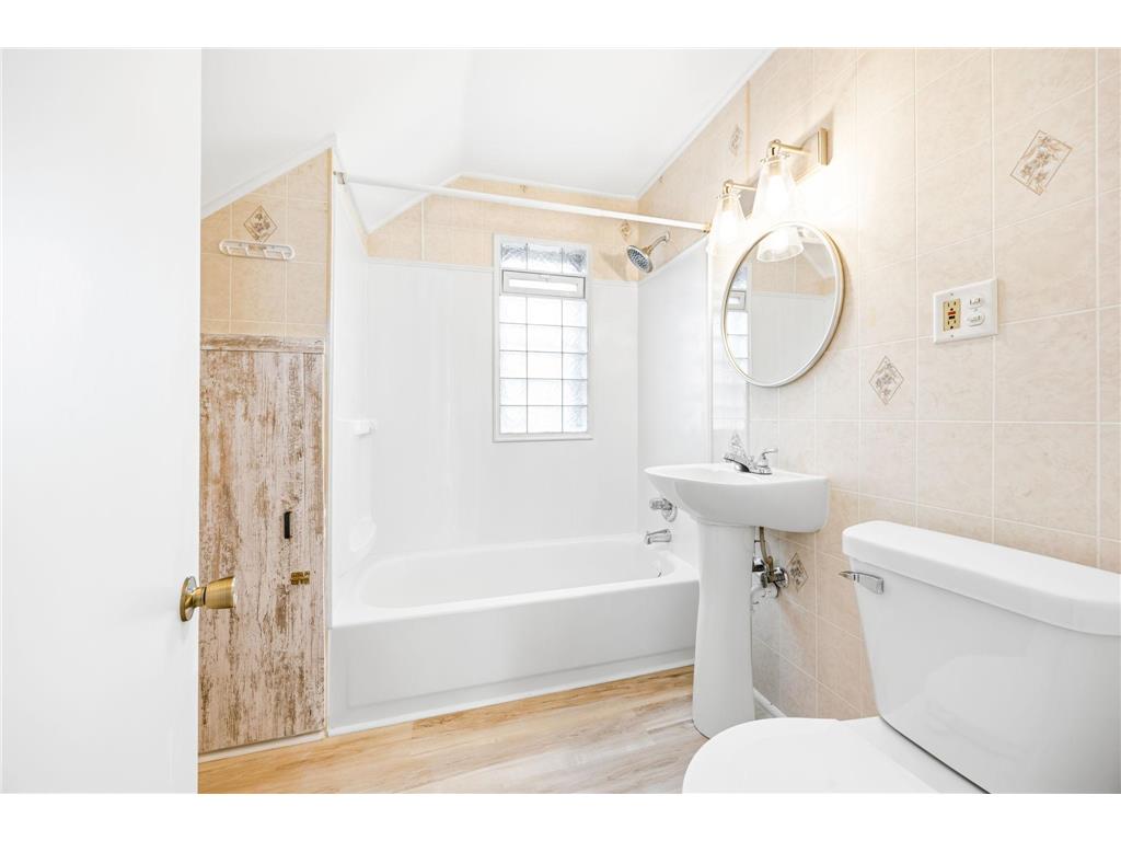 706 Oliver Avenue N Minneapolis MN 55411 7091779 image12