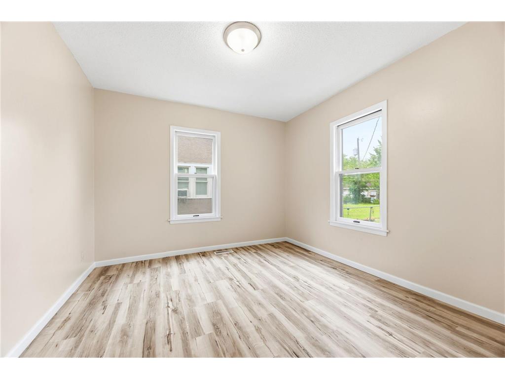 706 Oliver Avenue N Minneapolis MN 55411 7091779 image13