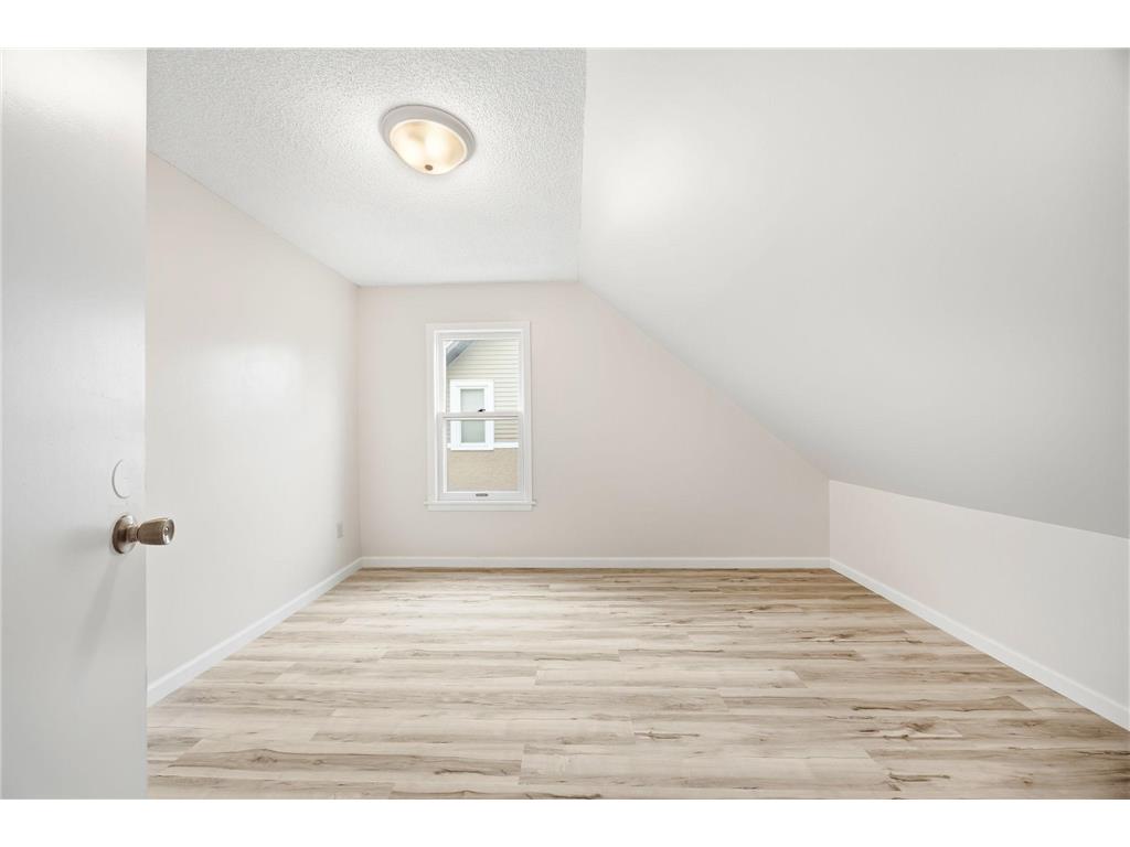 706 Oliver Avenue N Minneapolis MN 55411 7091779 image14