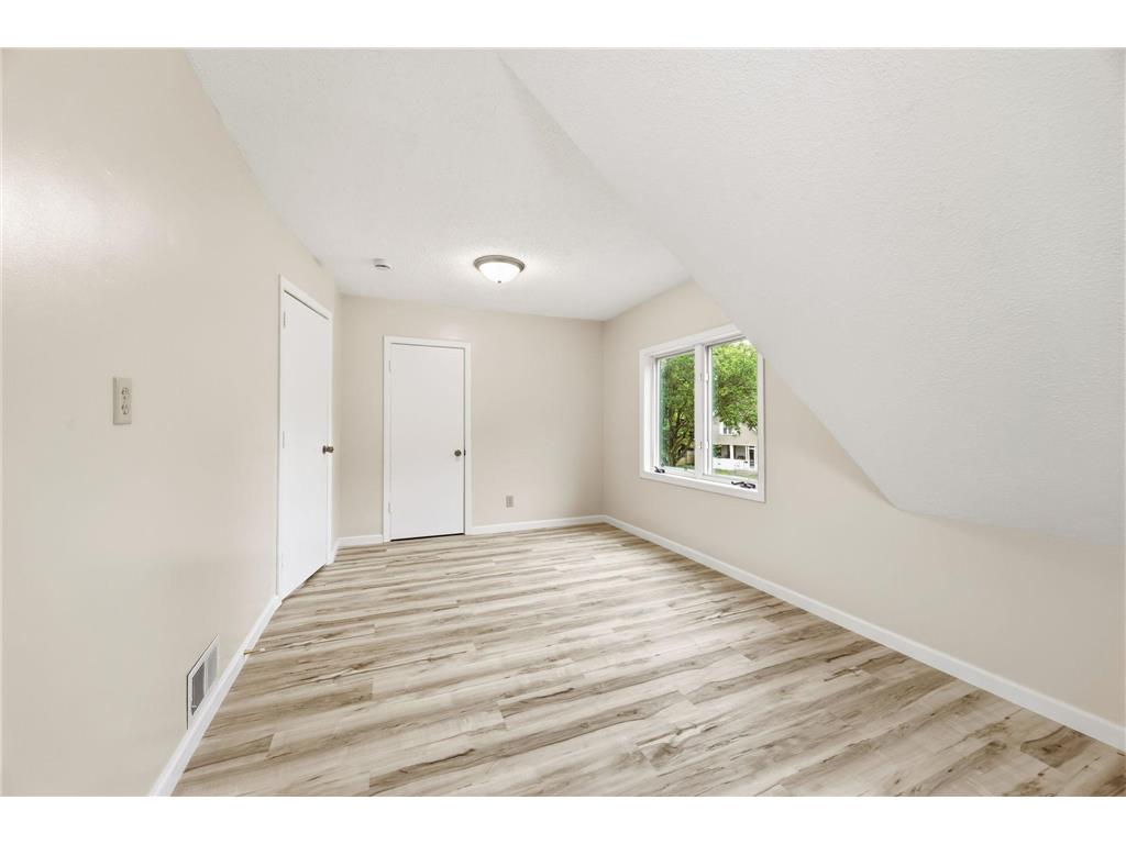 706 Oliver Avenue N Minneapolis MN 55411 7091779 image15