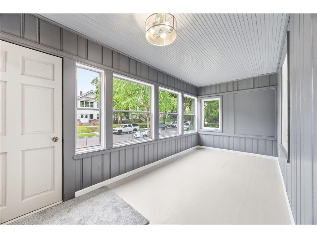 706 Oliver Avenue N Minneapolis MN 55411 7091779 image3