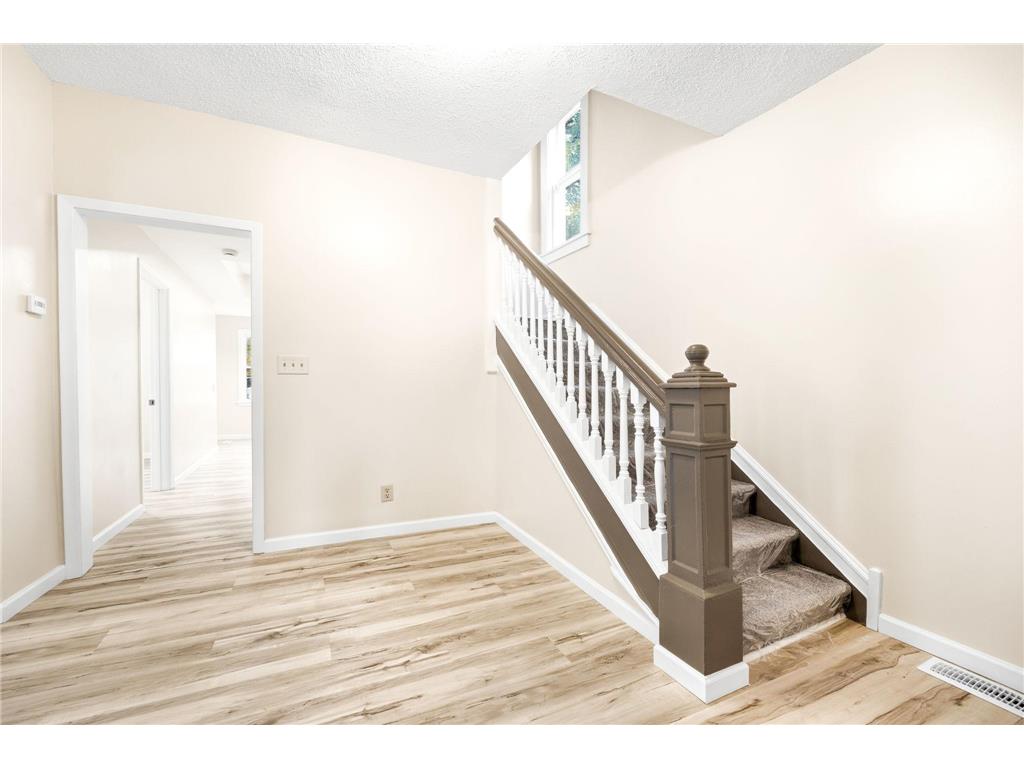 706 Oliver Avenue N Minneapolis MN 55411 7091779 image5