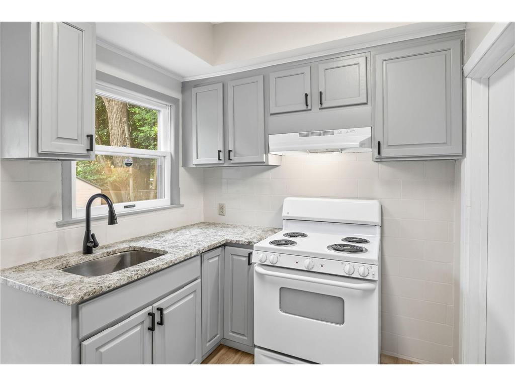 706 Oliver Avenue N Minneapolis MN 55411 7091779 image8