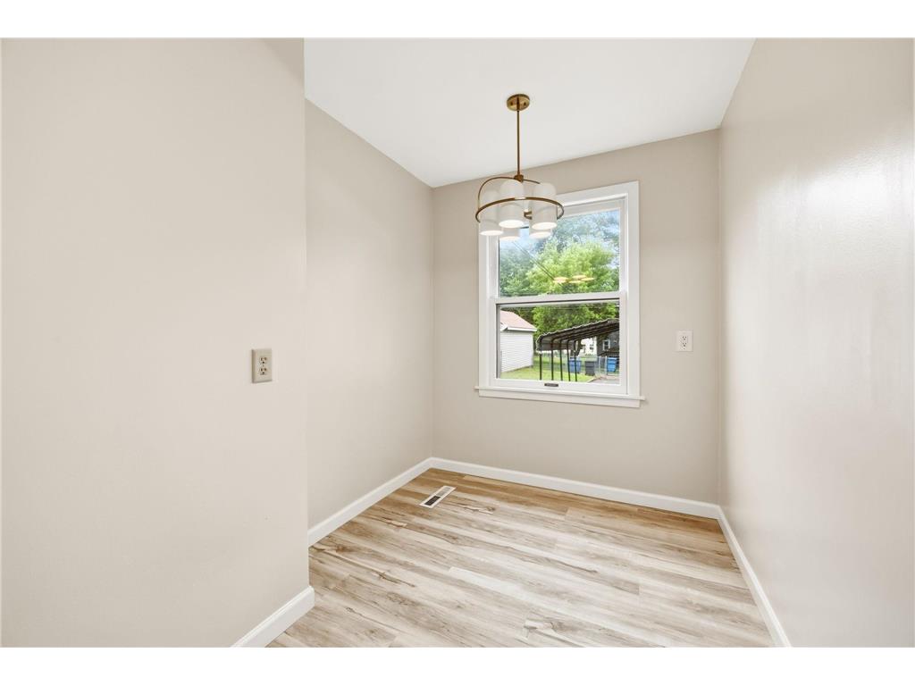 706 Oliver Avenue N Minneapolis MN 55411 7091779 image9