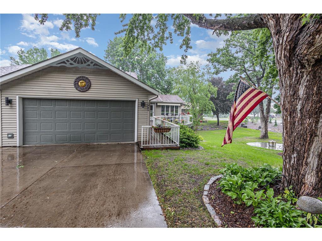 706 Pershing Avenue N New Prague MN 56071 7021080 image1