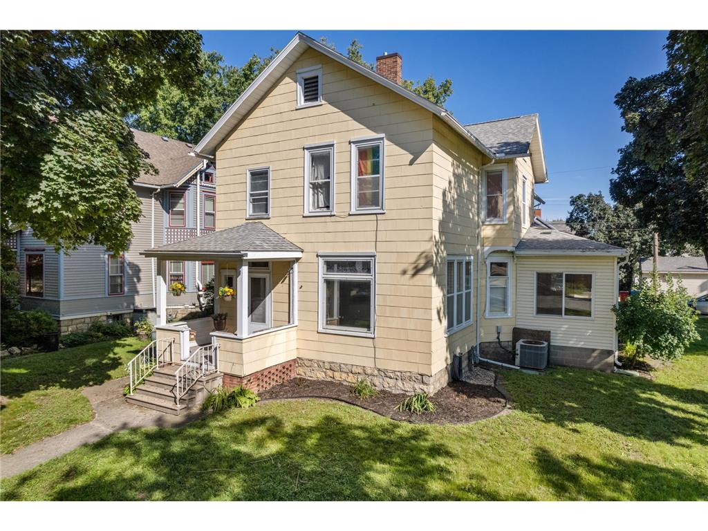 706 W Broadway Street Winona MN 55987 6779909 image1