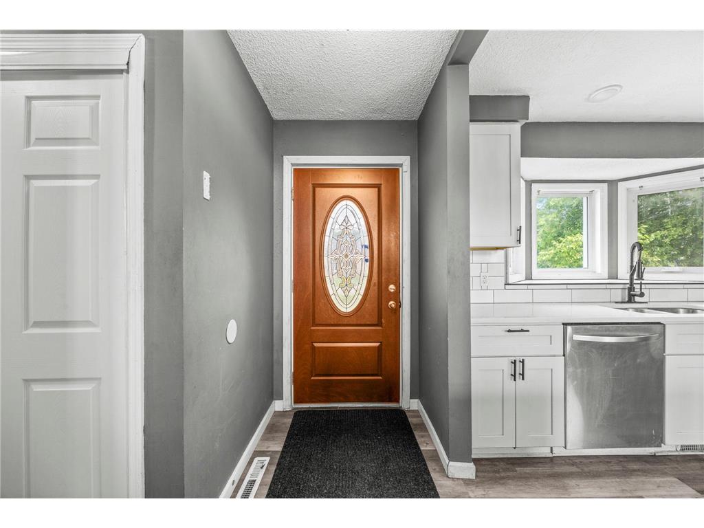 707 69th Avenue N Brooklyn Center MN 55430 7107839 image2