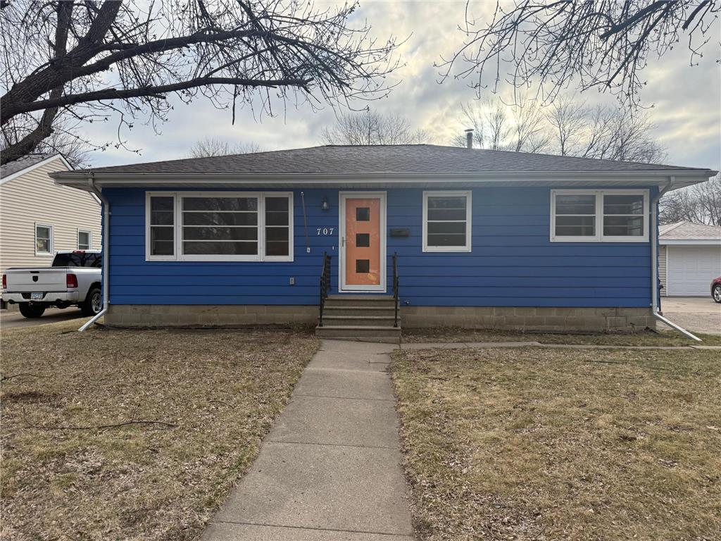 707 Brian Street Marshall MN 56258 7022363 image1