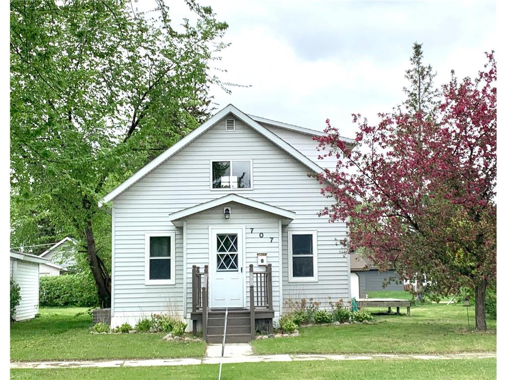 707 Center Street E Roseau MN 56751 6641968 image1