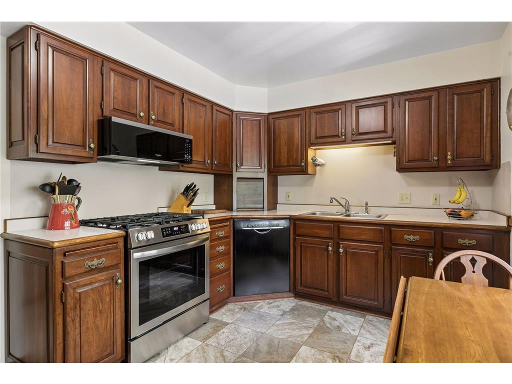 707 Hamline Avenue S Saint Paul MN 55116 7062305 image11