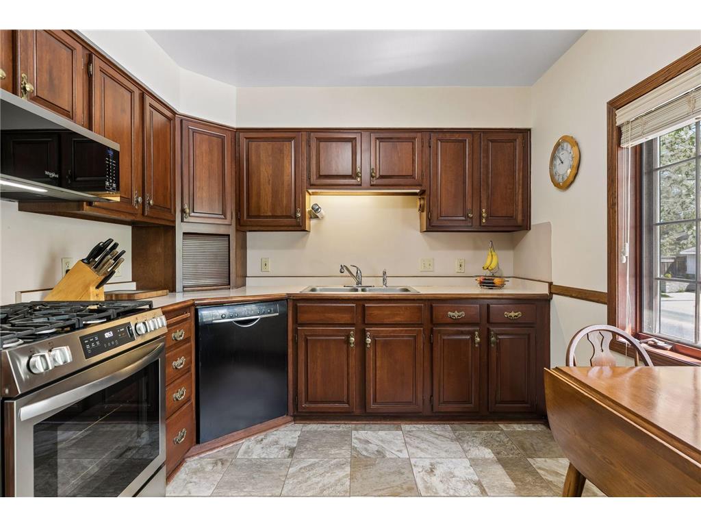 707 Hamline Avenue S Saint Paul MN 55116 7062305 image12