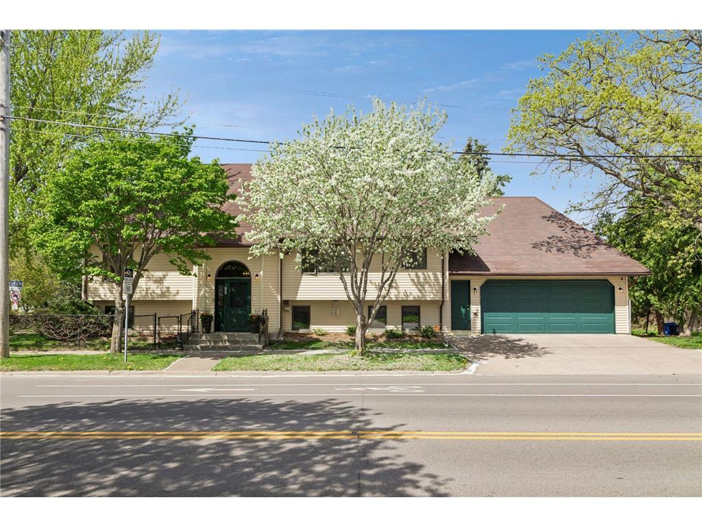 707 Hamline Avenue S Saint Paul MN 55116 7062305 image2