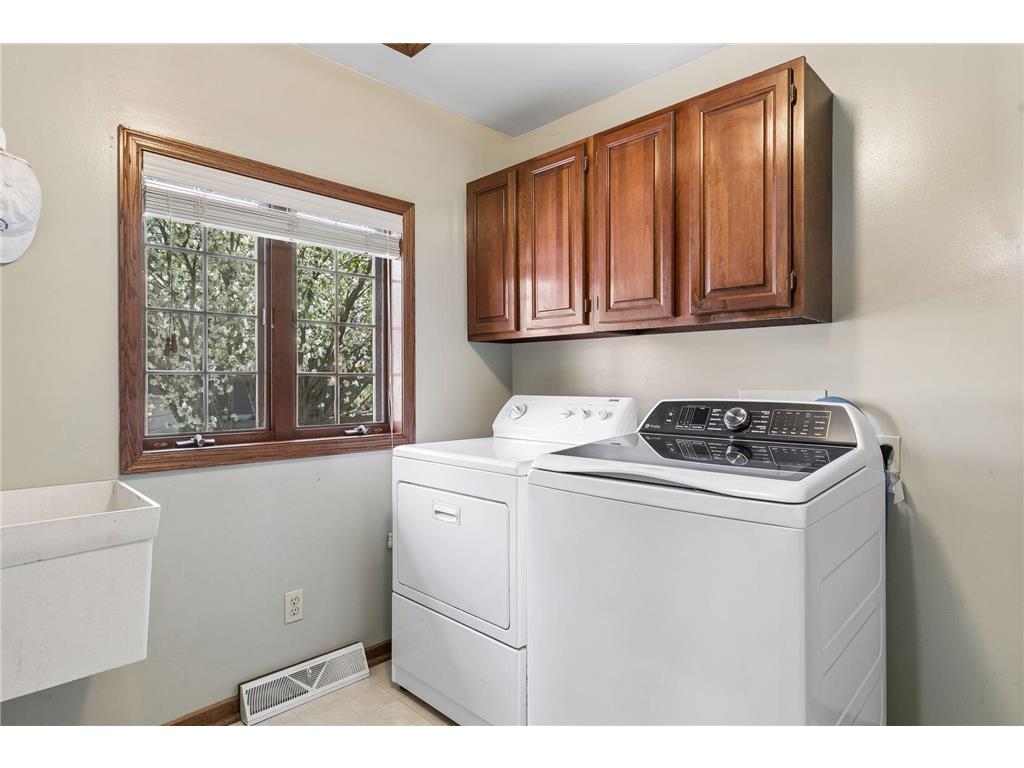 707 Hamline Avenue S Saint Paul MN 55116 7062305 image24