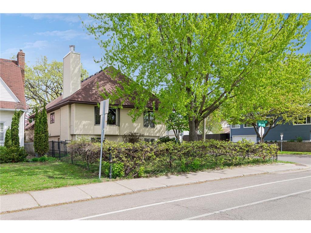 707 Hamline Avenue S Saint Paul MN 55116 7062305 image39
