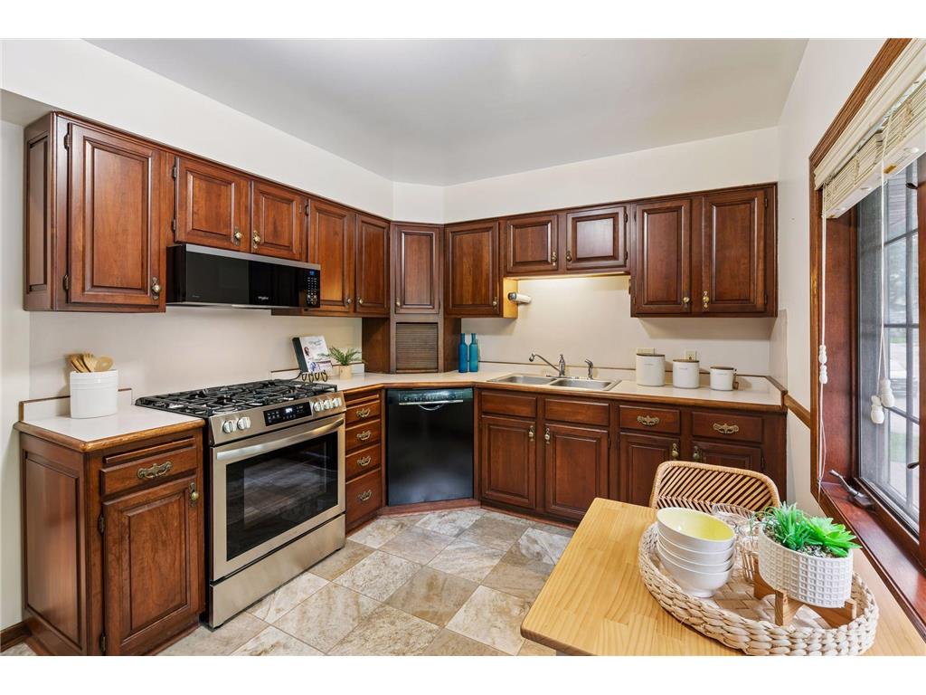 707 Hamline Avenue S Saint Paul MN 55116 7106754 image12