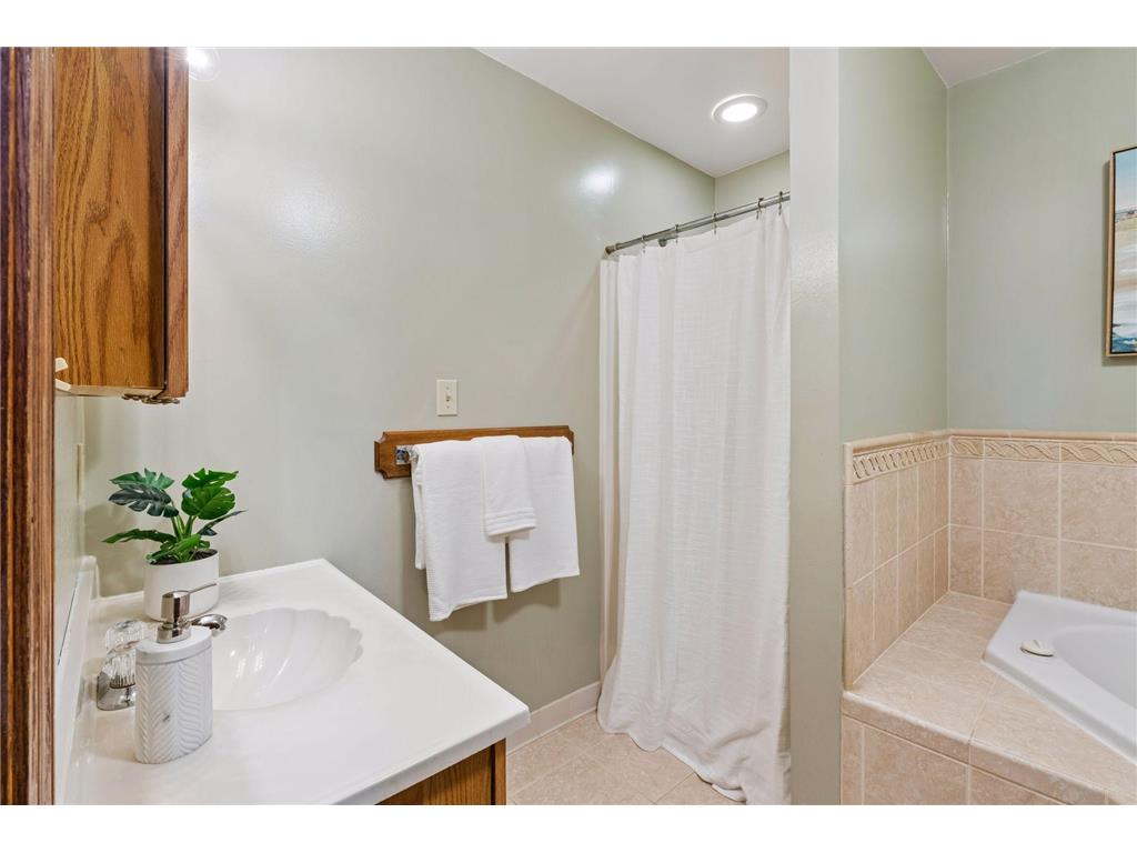 707 Hamline Avenue S Saint Paul MN 55116 7106754 image20