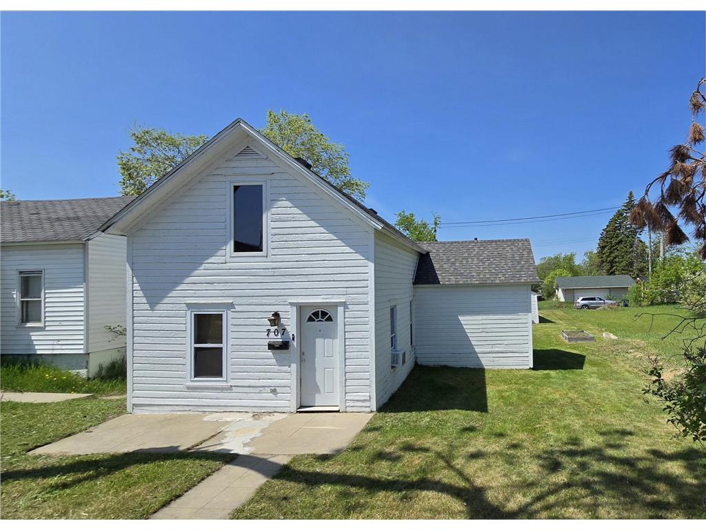 707 Irvine Avenue NW Bemidji MN 56601 7077846 image1