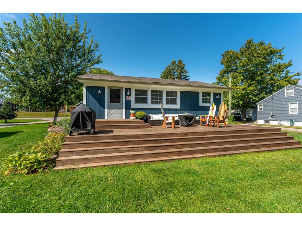 707 Lake Shore Drive Battle Lake MN 56515 - West Battle 7043314 image1