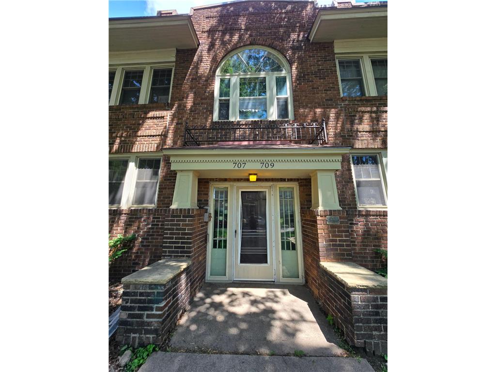 707 SE 5th Street SE Minneapolis MN 55414 6735952 image4