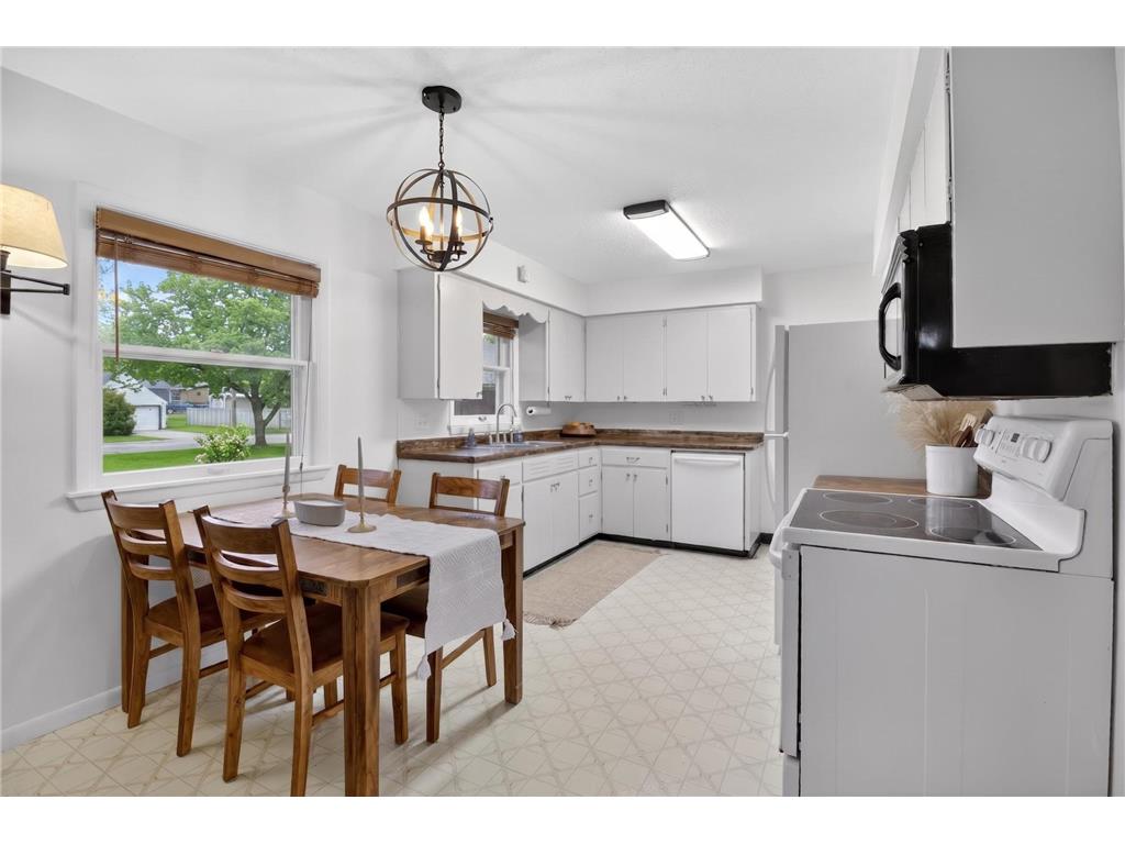 707 W Alcott Avenue Fergus Falls MN 56537 7051996 image1