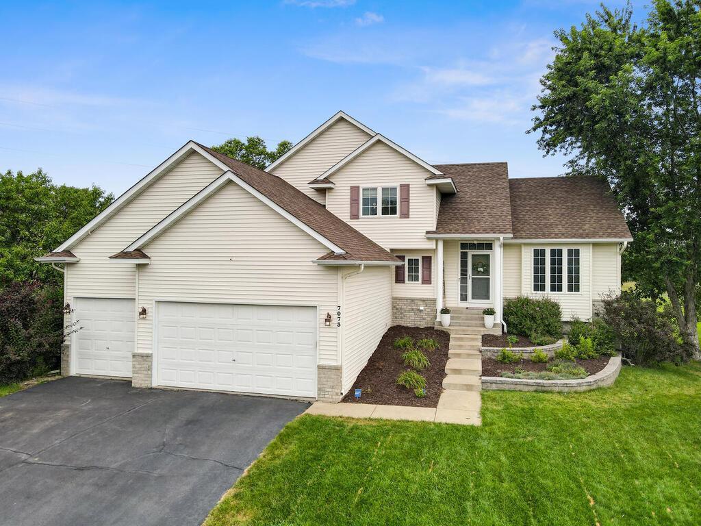 7073 Sussex Lane Shakopee MN 55379 6772121 image1