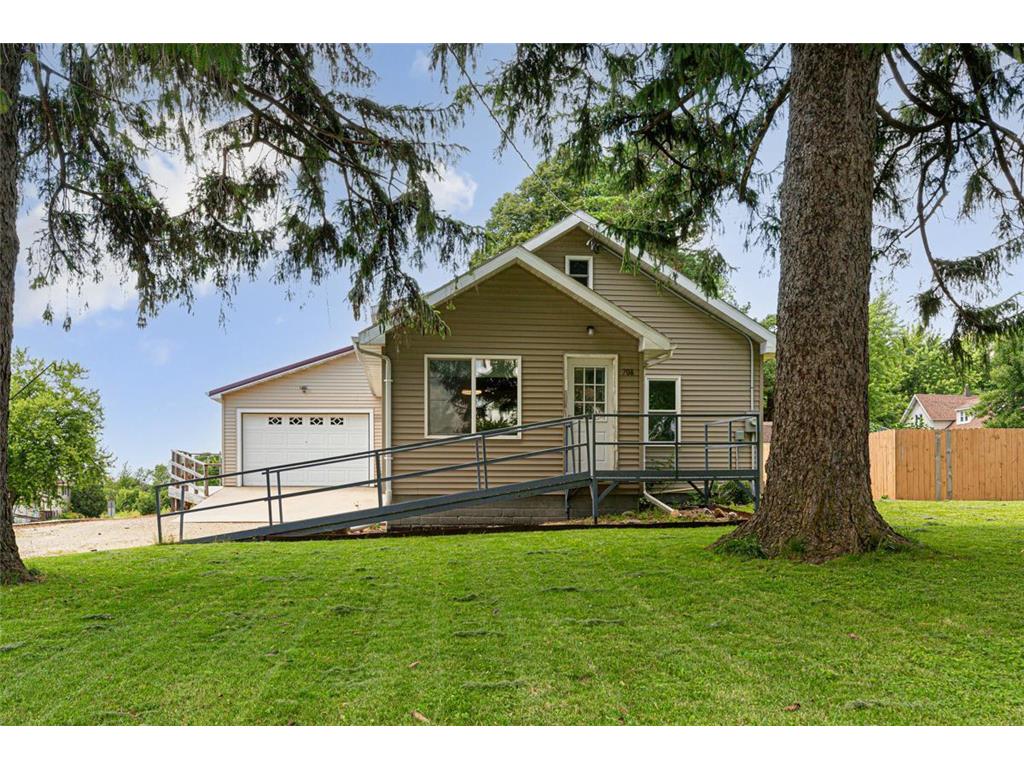 708 5th Street S Ellendale MN 56026 6567566 image1