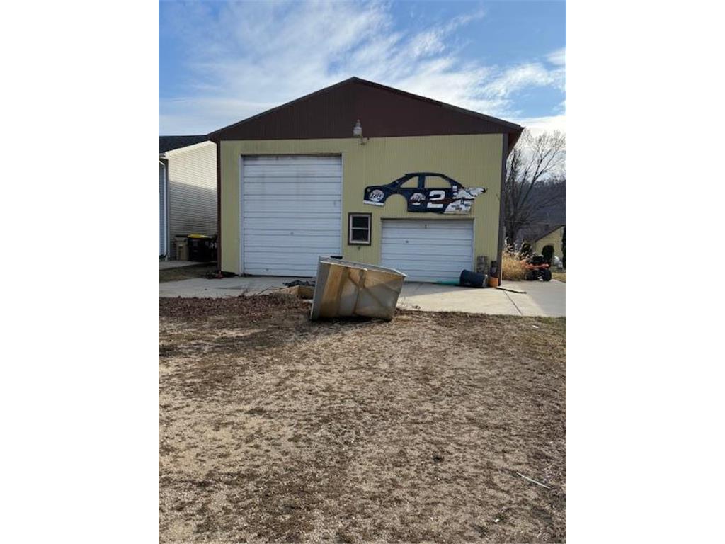 708 Bluff Street Brownsville MN 55919 6645160 image1