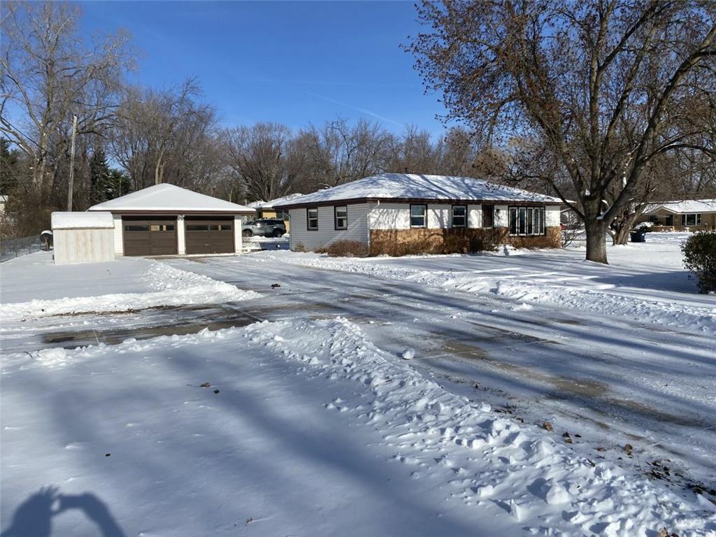 708 Crystal Lake Road E, Burnsville, MN, 55306 MLS 6271756 Edina